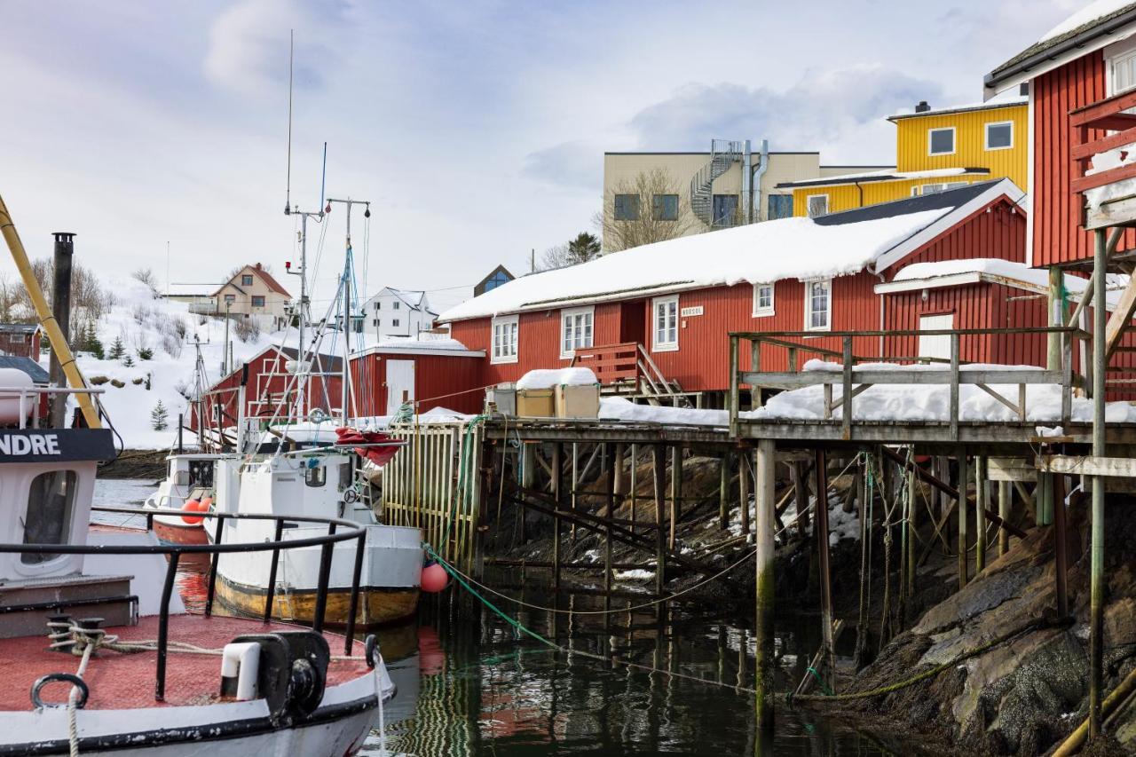 The Tide - Rorbuer Hotel Sorvagen Exterior photo