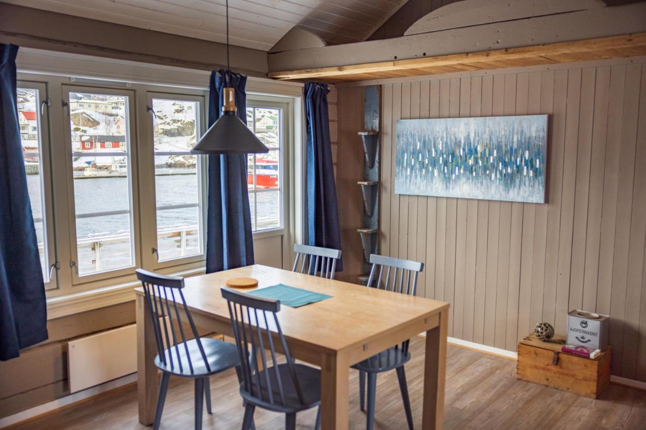 The Tide - Rorbuer Hotel Sorvagen Exterior photo