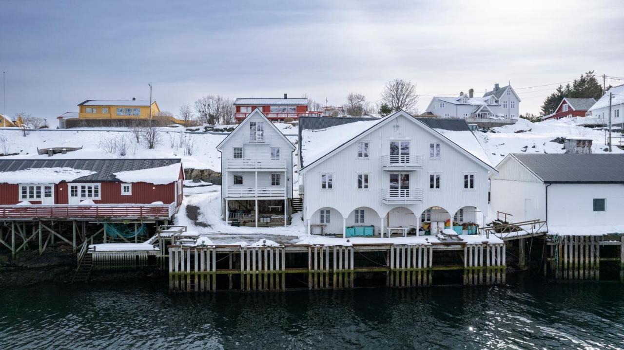 The Tide - Rorbuer Hotel Sorvagen Exterior photo