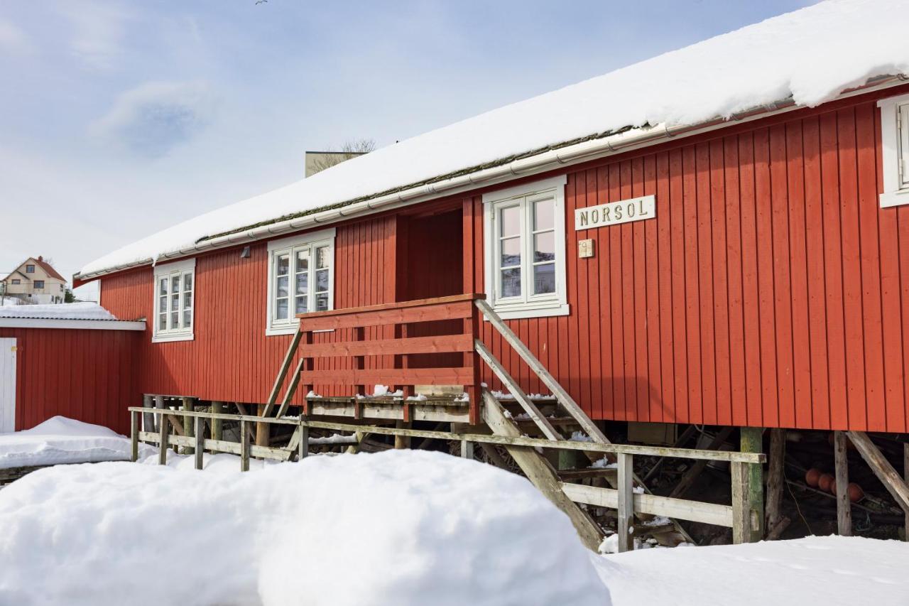 The Tide - Rorbuer Hotel Sorvagen Exterior photo