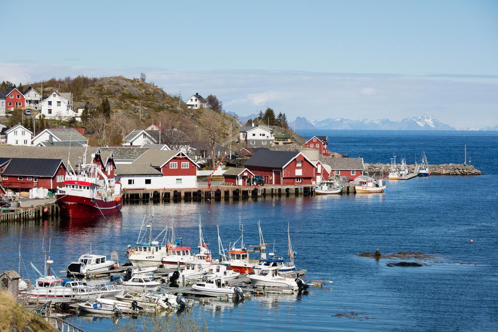The Tide - Rorbuer Hotel Sorvagen Exterior photo